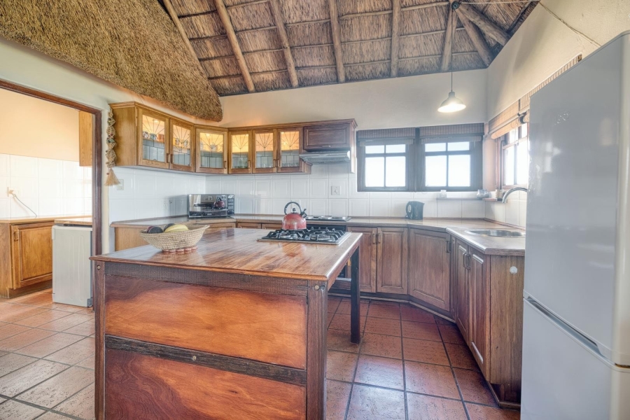 5 Bedroom Property for Sale in De Kelders Western Cape